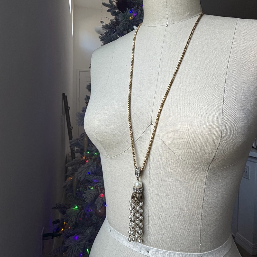 Ann Taylor | 4" Drop Faux Pearls Gold Tone Tassel Design Pendant 31" Long Chain